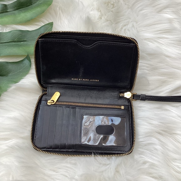 Marc Jacobs Q Wingman Wallet Black Pebble Leather Wristlet - Picture 8 of 10